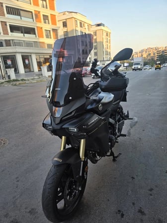 MOTOCAM Yamaha Tracer 9 GT Ön Cam 2025-2026 Model 60cm Siyah Renkli 4mm