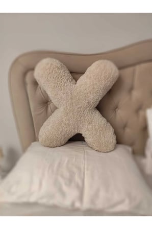 Peluş X Harf yastık, dekoratif kırlent,krem rengi kuzu teddy kumaş, büyük boy