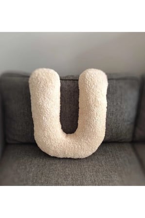 Peluş U Harf yastık, dekoratif kırlent,krem rengi, kuzu teddy kumaş, büyük boy
