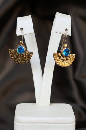 Zirkon Taşlı Küpe