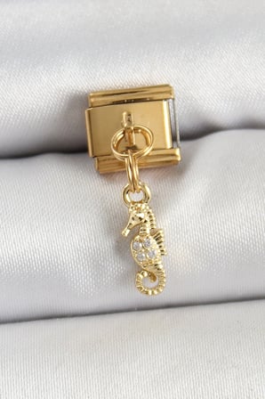 hediyelik 316L Çelik Sallantılı Zirkon Taşlı Deniz Atı Model Gold Renk Nomination Charm