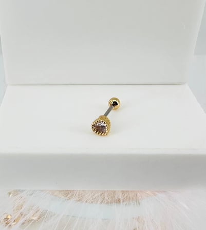 hediyelik Zirkon Taşlı Uç Kısmı : Pirinç Kıkırdak Bar Uzunluğu : 6 Mm / Bar Kalınlığı 0.8 Mm / Top Boyu 3 Mm - Pt0029-1