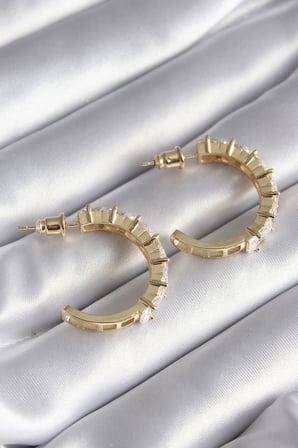 hediyelik Pirinç Gold Renk Zirkon Taşlı Halka Model Kadın Küpe