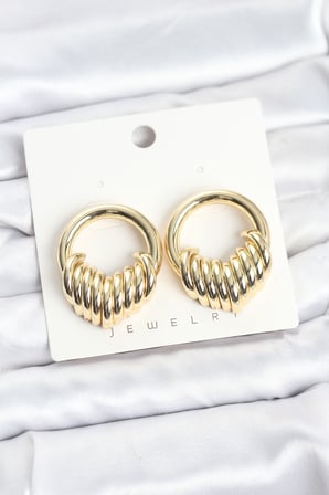 hediyelik Pirinç Gold Renk Halka Sarmal Model Vintage Kadın Küpe