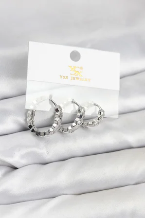 hediyelik Pirinç Gümüş Renk Zirkon Taşlı Petek Halka Model YSX Trio Küpe Seti