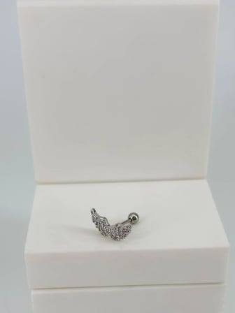 hediyelik Rodyum Zirkon Taşlı Uç Kısmı : Pirinç Kıkırdak Bar Uzunluğu : 6 Mm / Bar Kalınlığı 0.8 Mm / Top Boyu 3 Mm  - Pt0054
