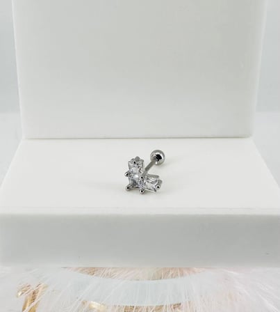 hediyelik Rodyum Zirkon Taşlı Uç Kısmı : Pirinç Kıkırdak Bar Uzunluğu : 6 Mm / Bar Kalınlığı 0.8 Mm / Top Boyu 3 Mm - Pt0023