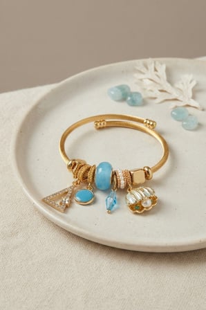 hediyelik Mavi Deniz Kabuğu Model Gold Renk Charmlı Bileklik