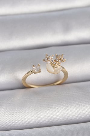 hediyelik Pirinç Gold Renk Ayarlanabilir Zirkon Taşlı Yıldız Model Kadın Yüzük