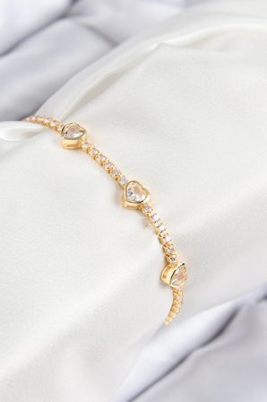 hediyelik Pirinç Zirkon Taşlı Sıralı Kalp Model Gold Renk Kadın Bileklik