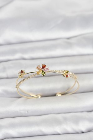 hediyelik Pirinç Gold Renk Renkli Çiçek Model Kadın Bileklik