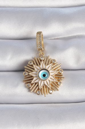 hediyelik Pirinç Gold Renk Nazar Boncuklu Saçaklı Yıldız Figür Ajda Charm