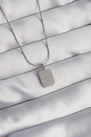 hediyelik 316L Çelik Gümüş Renk Kare Charm Model Kolye