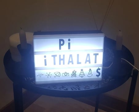 Cinematic Harflerle Işıklı Mesaj Veren Light Box Led Pano A4