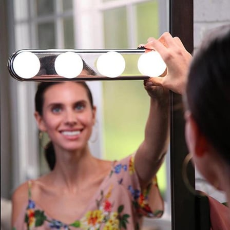 Kablosuz Parlak Banyo Stüdyo Makyaj Aynası Işığı Pilli Vantuzlu Taşınabilir 4 Led Ampul
