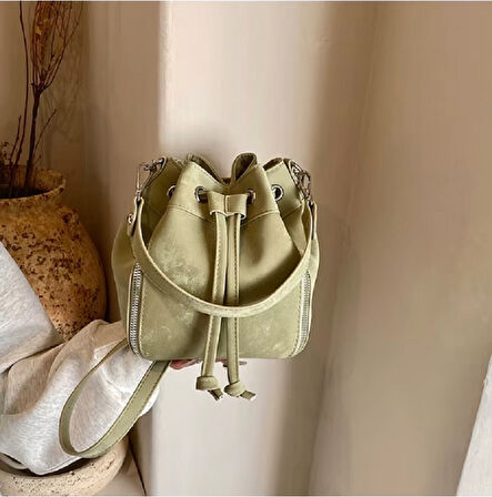  Fermuar Detaylı Kova Çanta