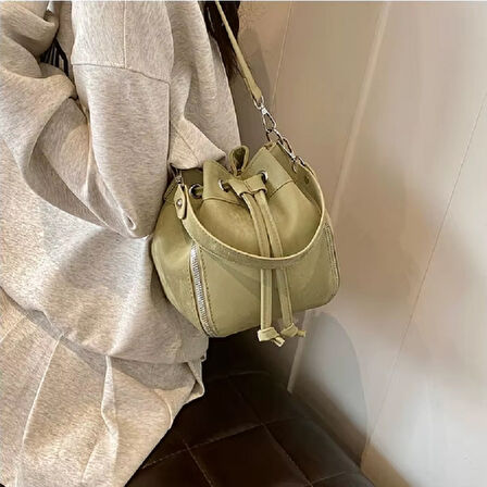  Fermuar Detaylı Kova Çanta