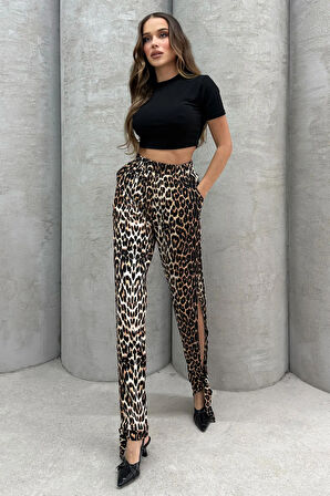 Lesa Wear Leopar Desenli Yumuşacık Yüksel Bel Likralı Yırtmaç Detaylı Jarse Pantolon Flared
