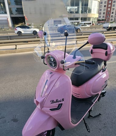 MOTOCAM Yuki Bellini 125 Ön Cam 2024-2026 Model 44cm Şeffaf Renkli 4mm