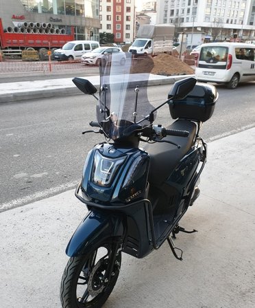 MOTOCAM Yuki Gentle 50 Ön Cam 2025-2026 Model 44cm Füme Renkli 4mm APARATSIZ