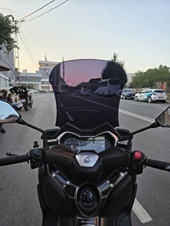 MOTOCAM Yamaha Xmax 250 Siperlik Ön Cam 2018-2022 Model 65cm Siyah Renkli 4mm  UZUN CAM