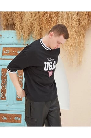 Erkek Bisiklet Yaka Tişört Nakış İşlemeli Kısa Kol Oversize T-shirtsiyah