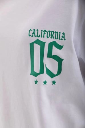 Kadın Kısa Kol Oversize Baskılı T-shirt - Beyaz
