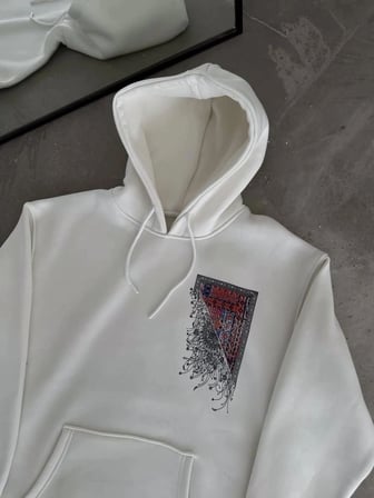 Kadın Kapüşonlu Kanguru Cepli Sweatshirt 3 İplik Pamuklu Baskılı Hoodie - Beyaz