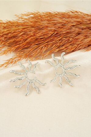 Kadın Özel Tasarım 4 cm Güneş Figürlü Küpe