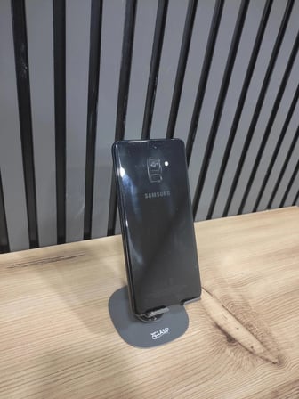 Samsung Galaxy A8+ 2018 64 GB TEŞHİR ÜRÜNÜDÜR