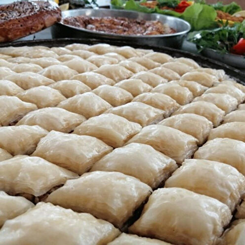 BEYAZ BAKLAVA(1000 GR)