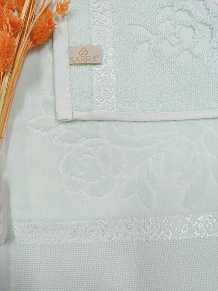 Sarra El, Yüz, Saç Havlusu