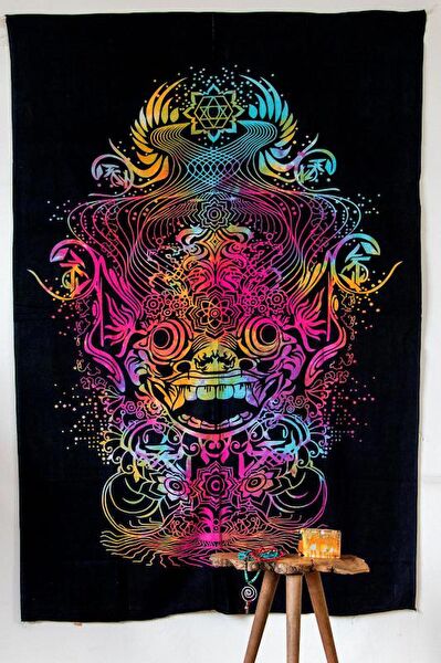 Lila Rosa Duvar Halısı, Örtüsü