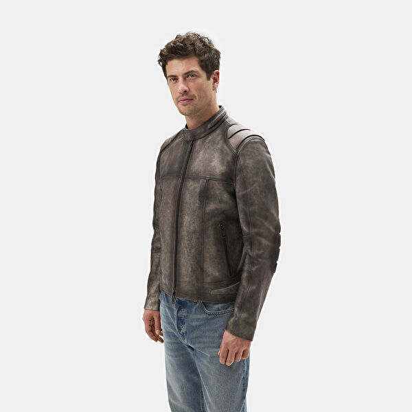 Desa Erkek Mont, Kaban