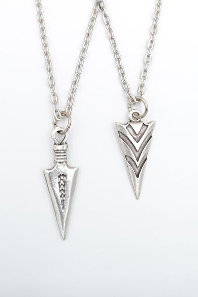 Bu Farklı Kolye, Zincir, Künye