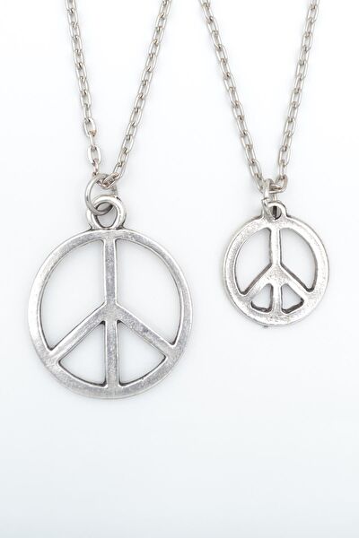 Bu Farklı Kolye, Zincir, Künye