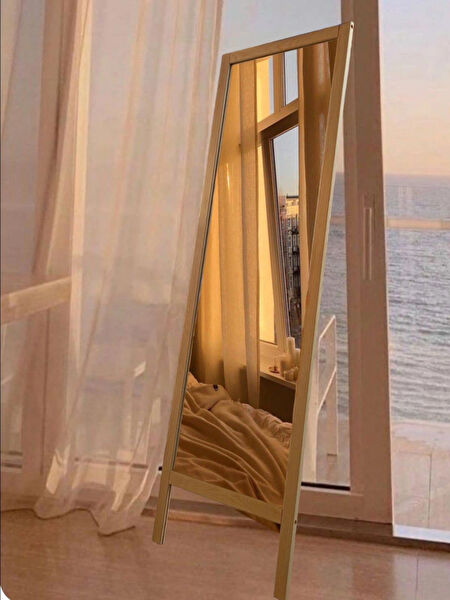 Mirrorss Boy Aynası