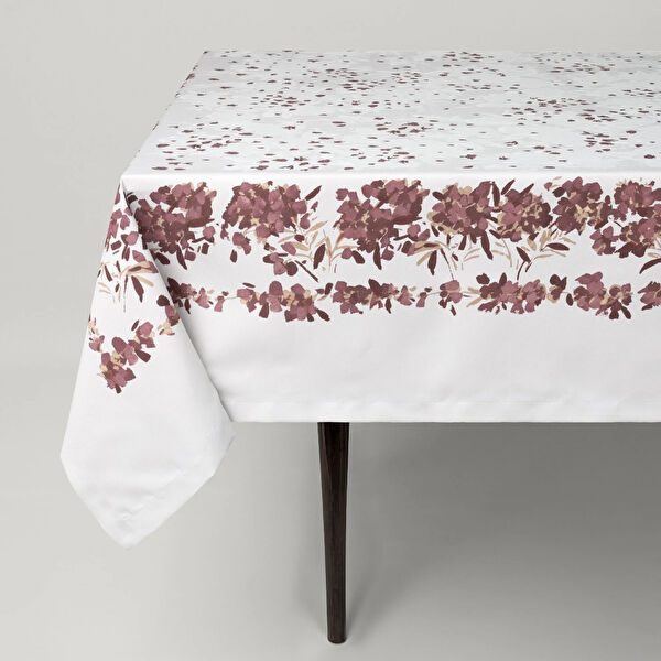 Linens Masa Örtüsü