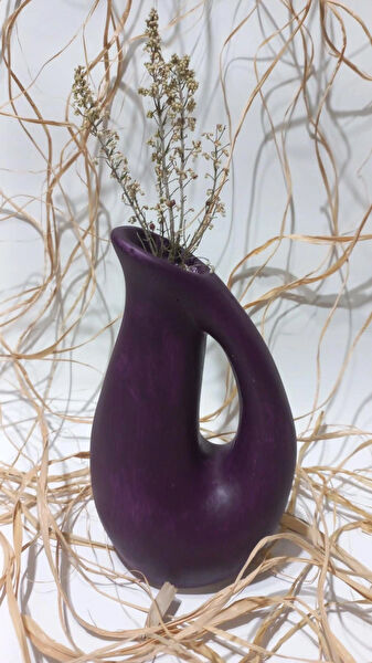 emilysamy Vazo, Saksı