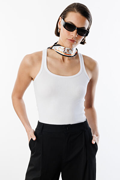 GENIUS Kadın Atlet, Body