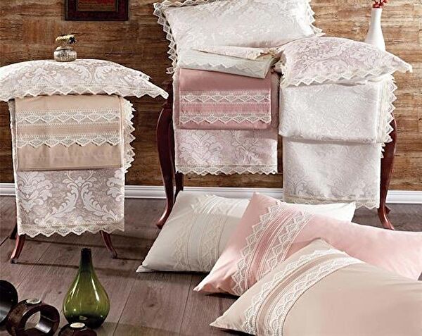 Güzide Yatak Örtüsü