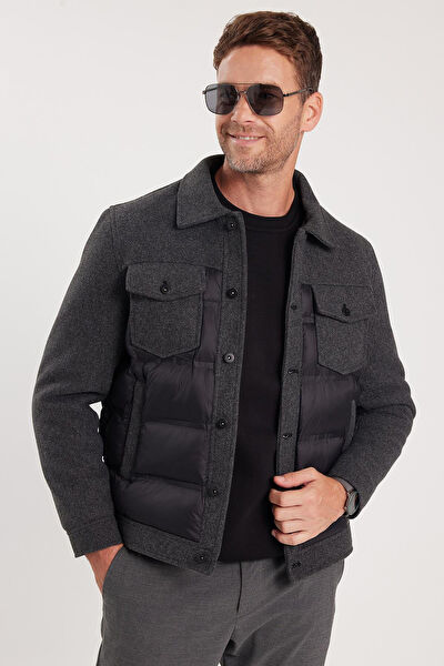 Tudors Erkek Mont, Kaban