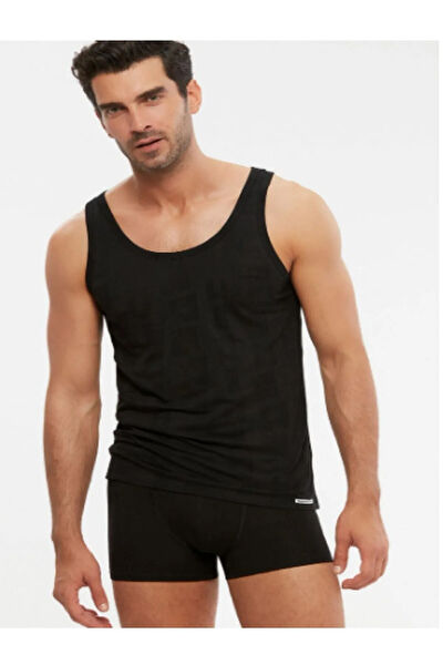 Kom Erkek Atlet, Body