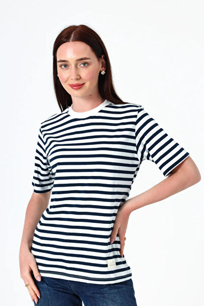 Ati's Place Kadın Tişört