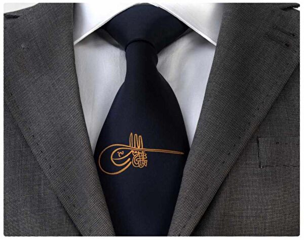 Herşey Nota Kravat, Papyon