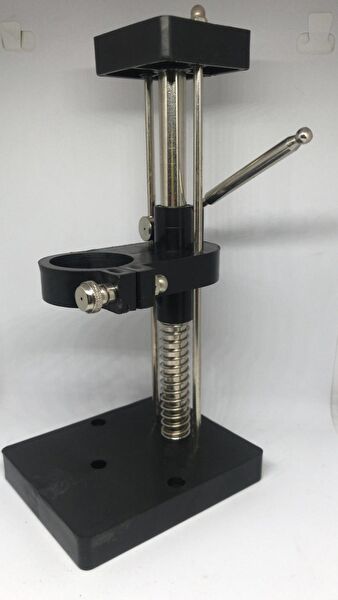 ce-al Kelepçe, Mengene