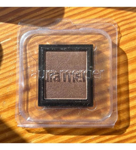 Laura Mercier Far