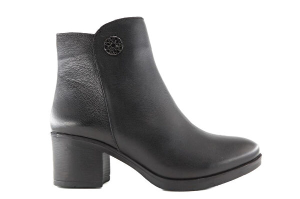 Castle Black Kadın Bot