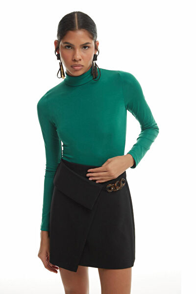 Quzu Kadın Atlet, Body