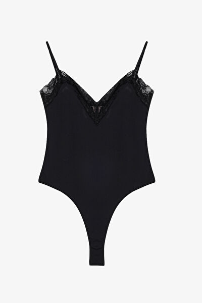 Quzu Kadın Atlet, Body